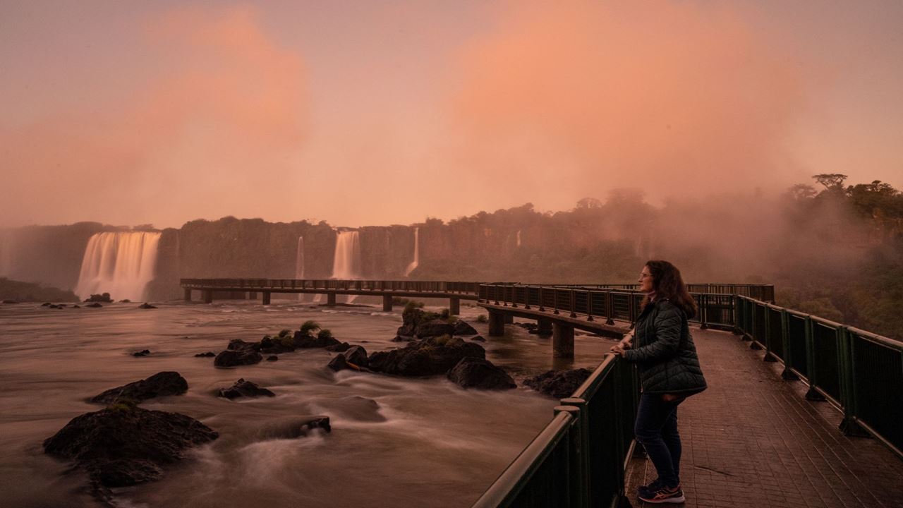 Nascer Do Sol Nas Cataratas Brasileiras Com Café Da Manhã foto 2