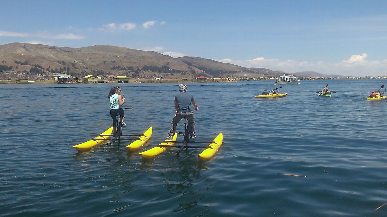 Bicicleta Aquática No Lago Titicaca foto 4