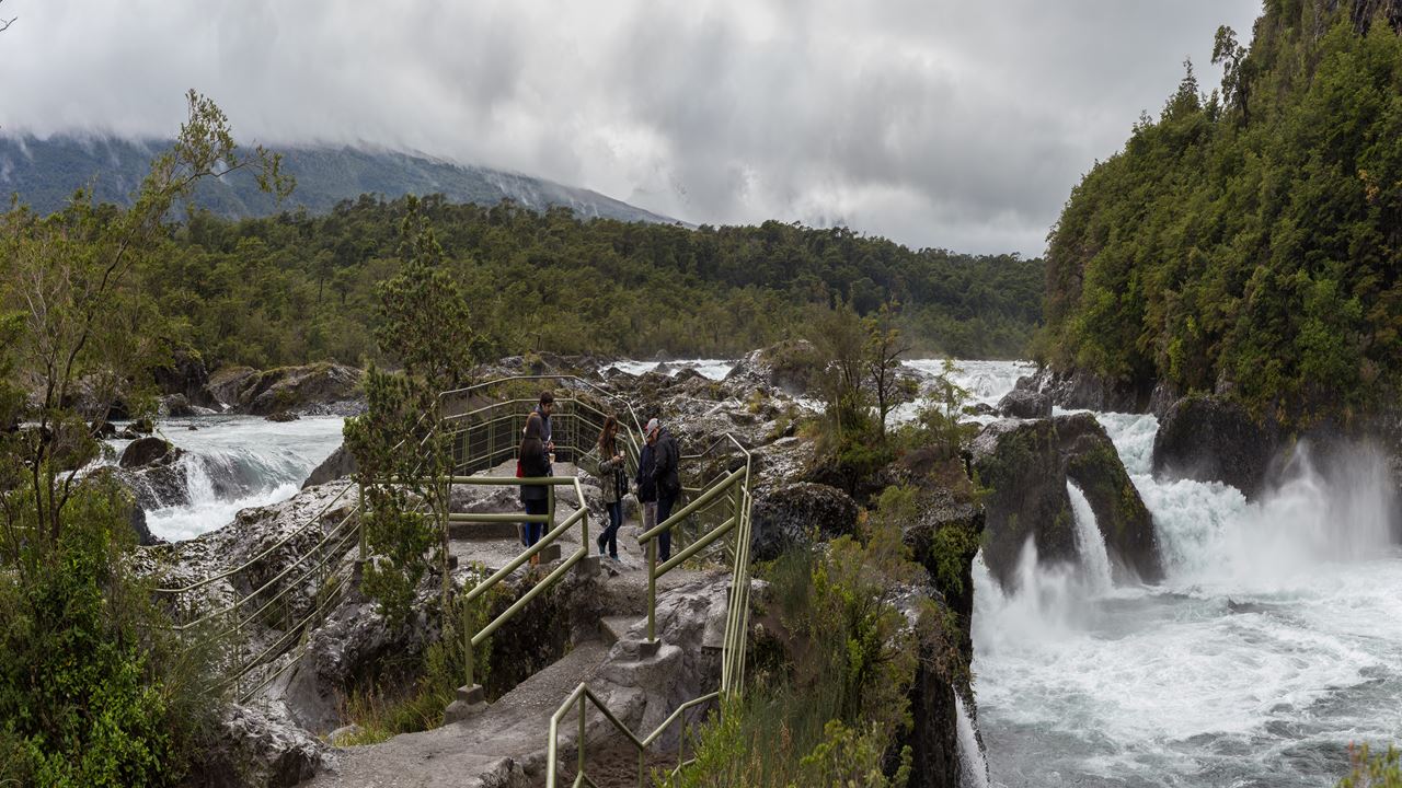 Bike Route Active, Pedal Through The Petrohue Falls foto 5