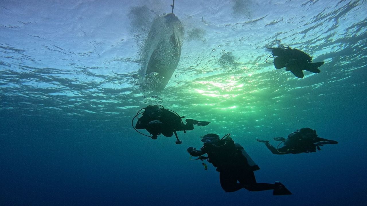 Diving In Hanga Roa Bay foto 2