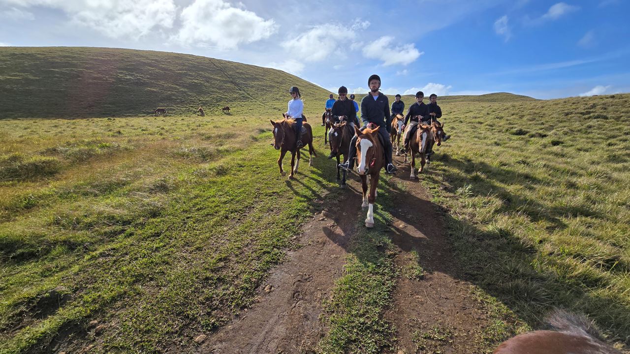 Horseback Riding On Easter Island foto 2