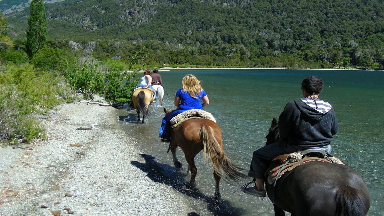 Horseback Riding And Lunch On The Shores Of Lake Gutierrez (1)