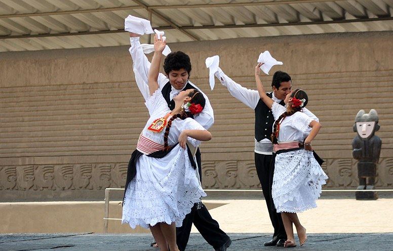 Cavalo Peruano De Paso E Marinera Com Almoço foto 4