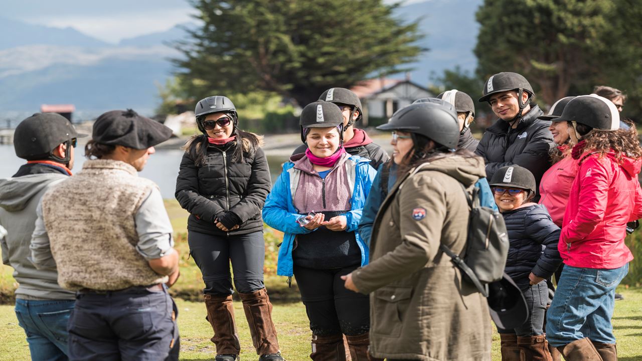 Waterfall Hike And Microscopic Nature Experience foto 1