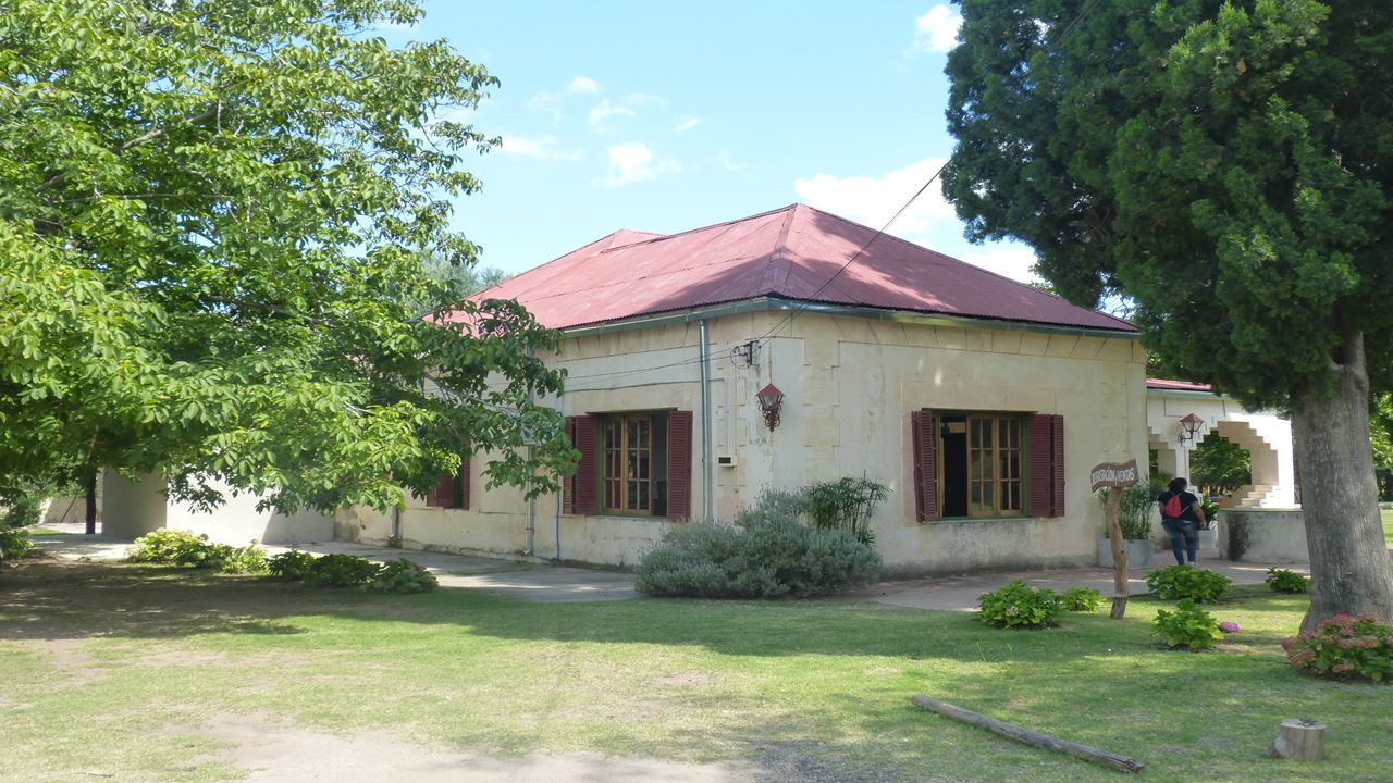 Wine Road In Traslassierra (4)