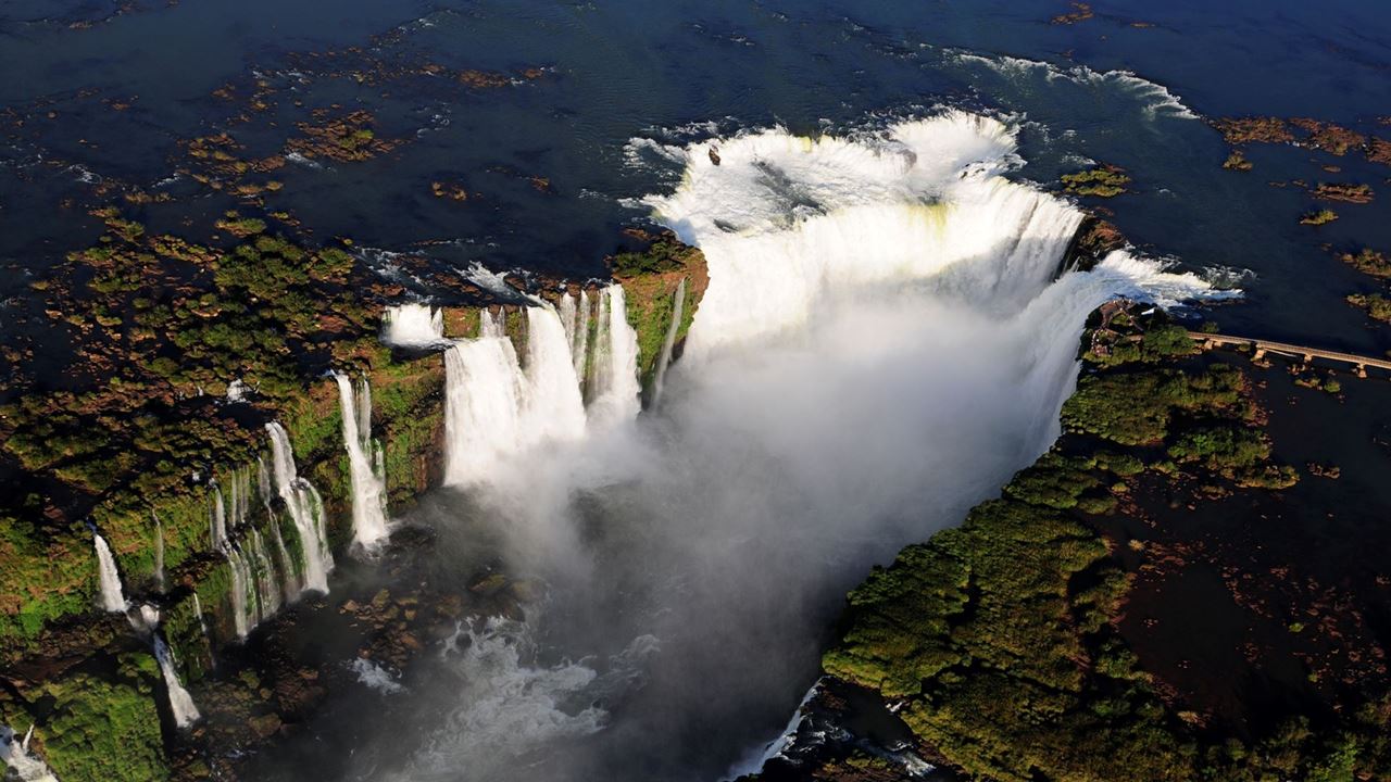Presidente Figueiredo Waterfalls (4)