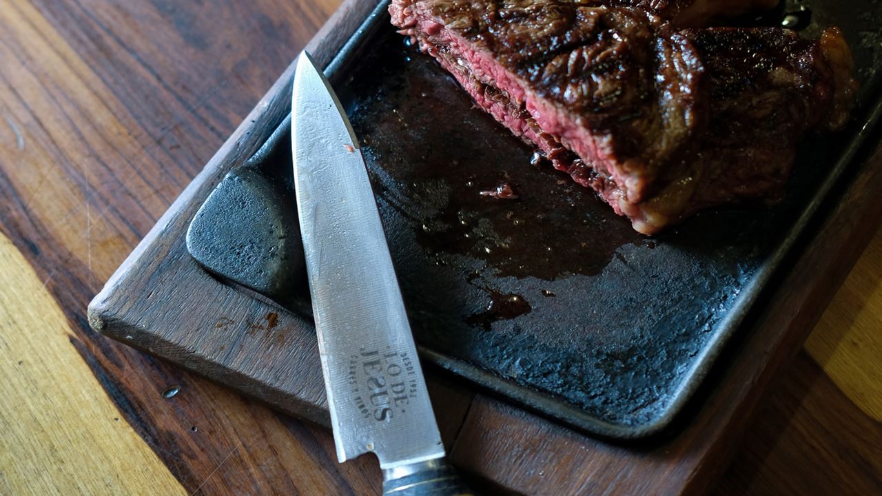 Dinner At Jesus` Grill (4)