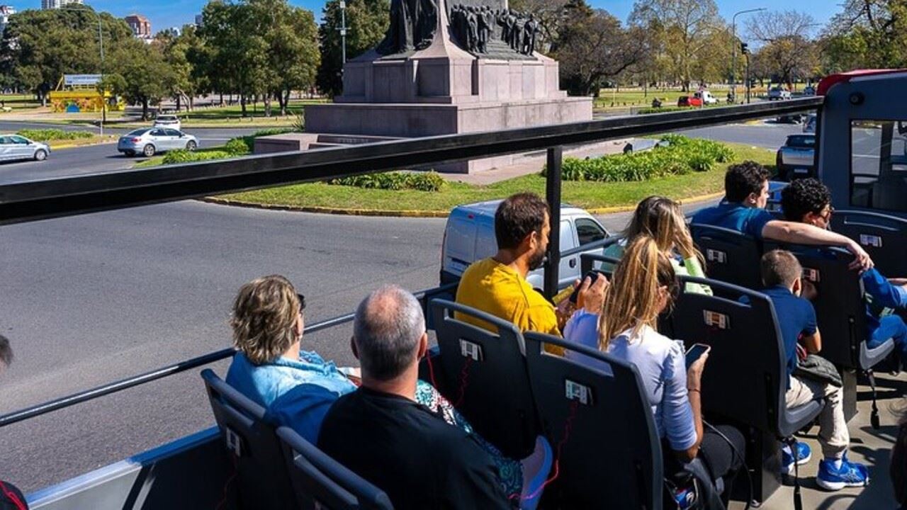 Hop On Hop Off Bus Tour (1)
