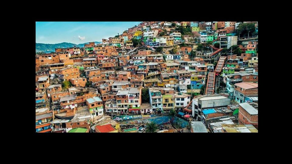 Comuna 13: Tour De Graffiti E Comida De Rua foto 4