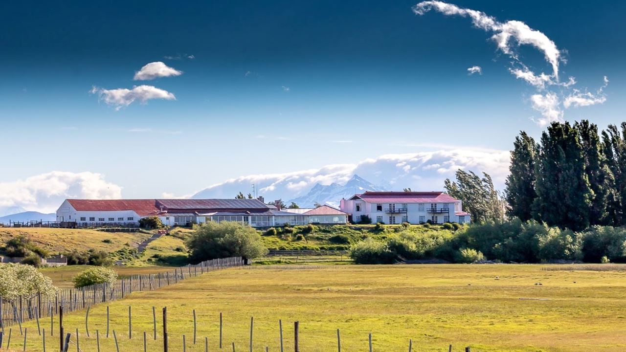 The Glacier Warehouse - Estancia De La Patagonia (2)