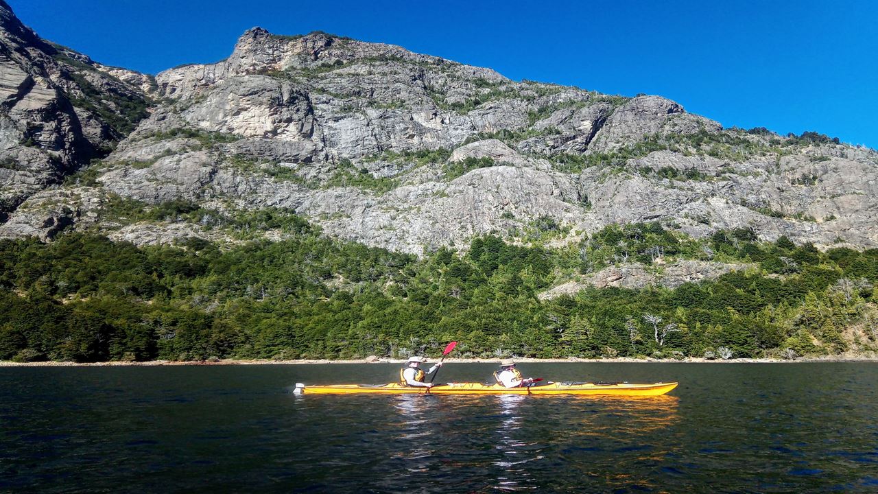 Kayak Tour Lake Moreno Or Gutierrez - Half Day (0)