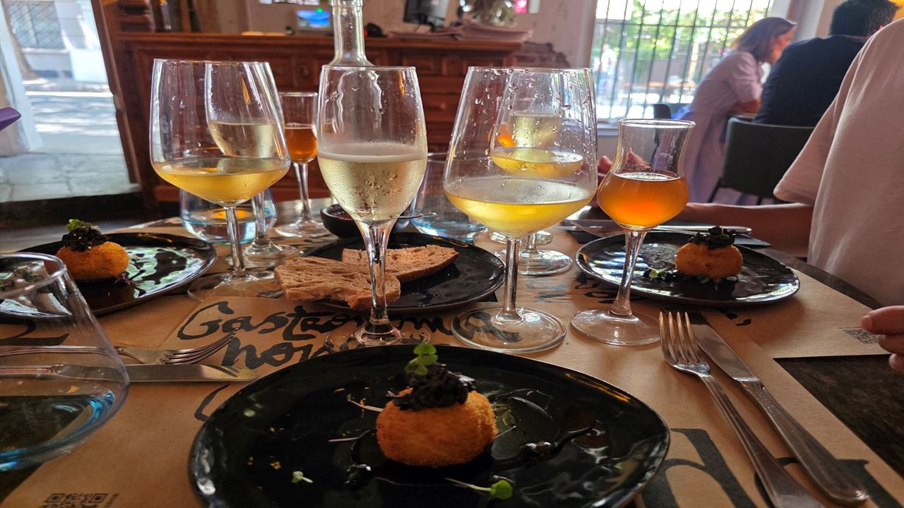 Experiencia Culinaria En Lastarria: Vinos, Historia Y Sabores De Chile foto 5