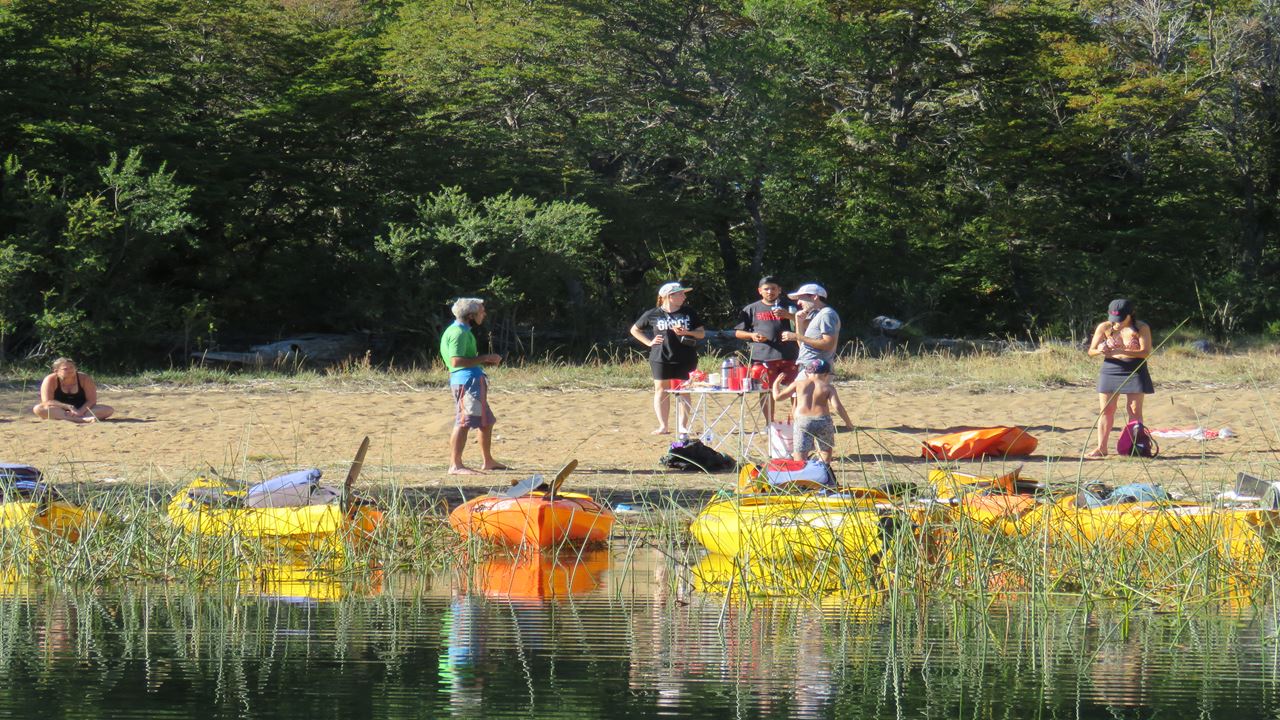 Kayak Experience In Lake Lacar And Pichi Machonico foto 4