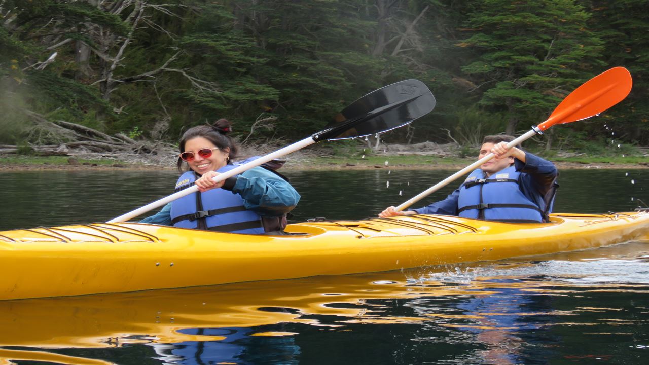 Kayak Experience In Lake Lacar And Pichi Machonico foto 3