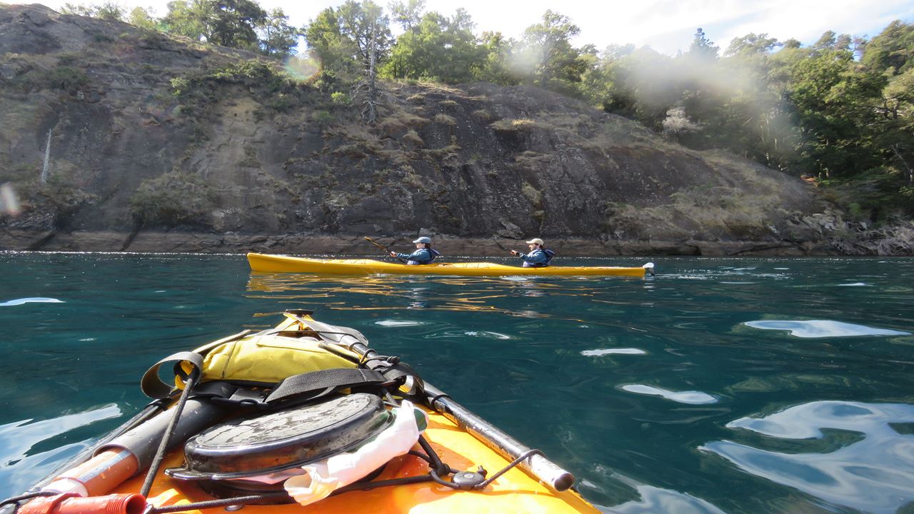 Kayak Experience In Lake Lacar And Pichi Machonico foto 7