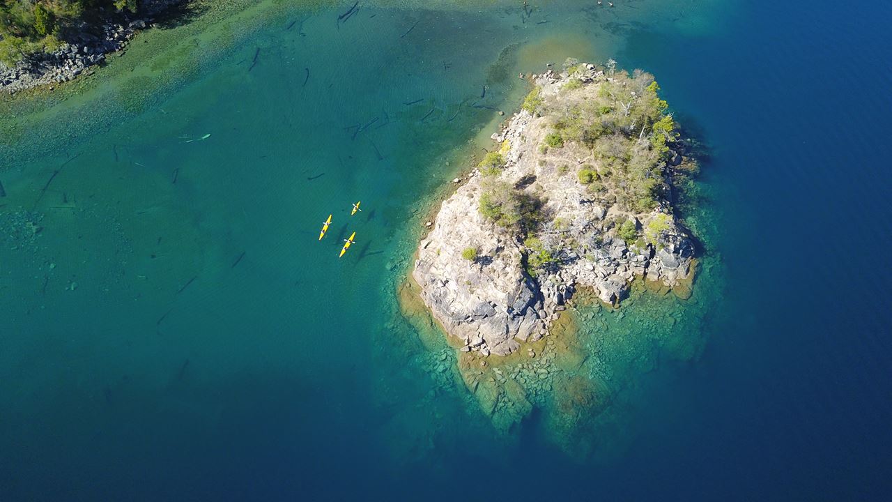 Kayak Experience In Lake Lacar And Pichi Machonico foto 2