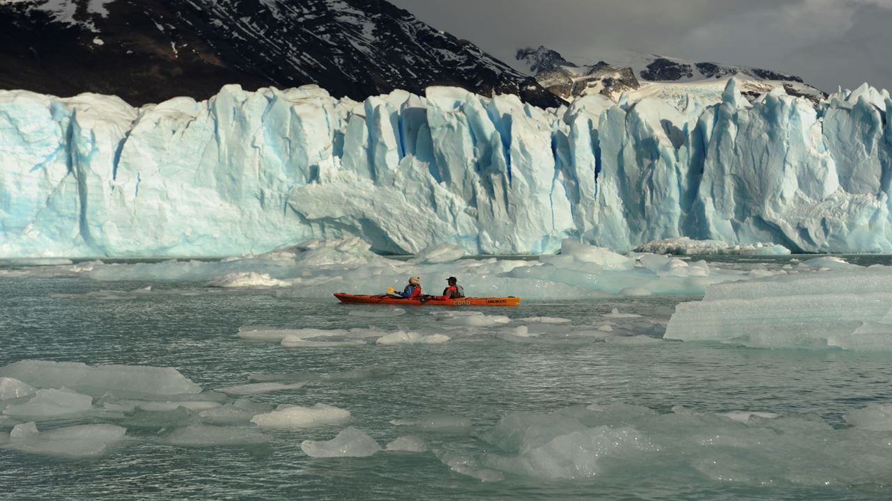 Kayak Experience In Perito Moreno (2)