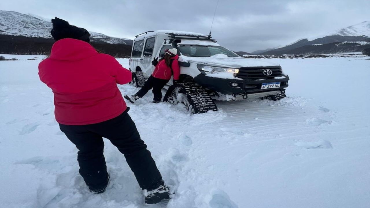 Experiência De Inverno De Dia Inteiro Com Huskies, Raquetes De Neve E Moto De Neve (1)