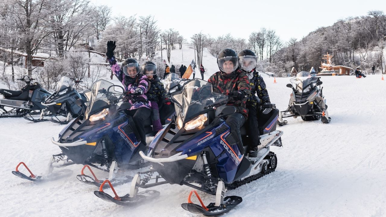 Experiência De Inverno De Dia Inteiro Com Huskies, Raquetes De Neve E Moto De Neve (5)