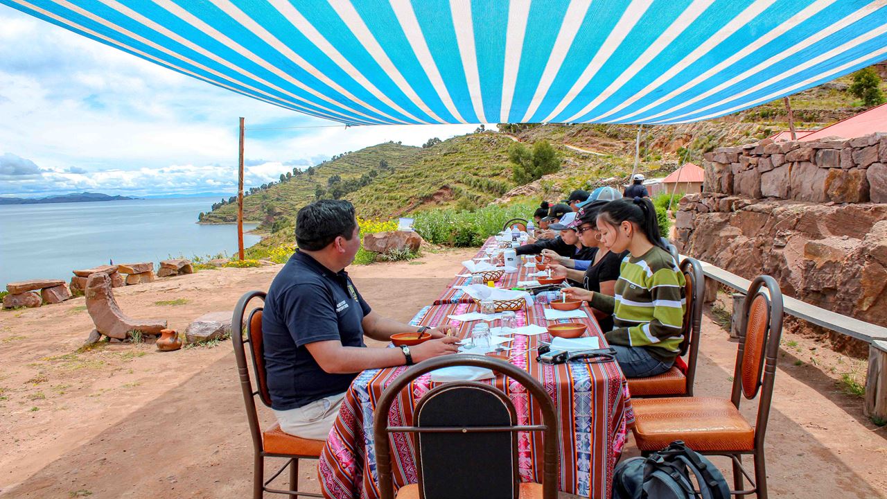 Ilhas Flutuantes De Uros E Taquile foto 2