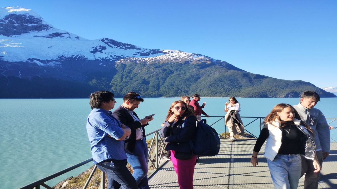 Sailing On Lake Argentino - All Glaciers
 (8)