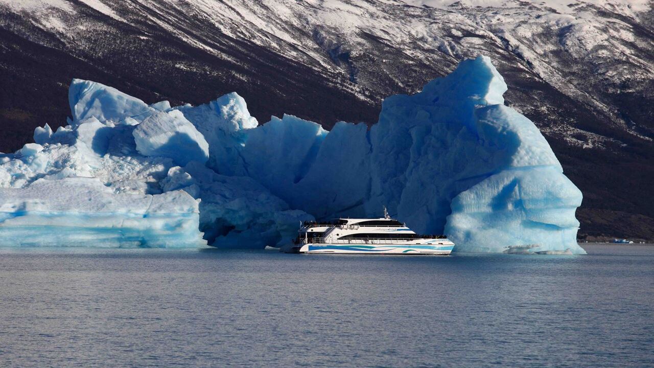 Sailing On Lake Argentino - All Glaciers
 (9)