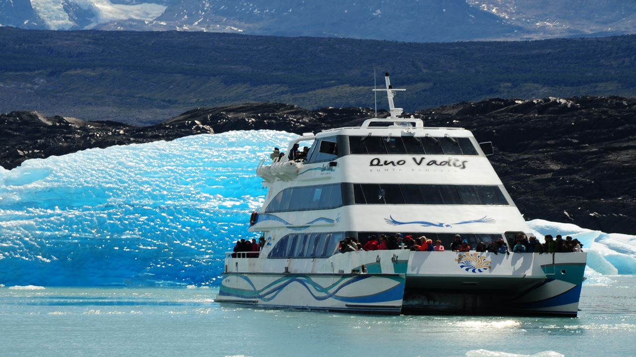 Sailing On Lake Argentino - All Glaciers
 (6)