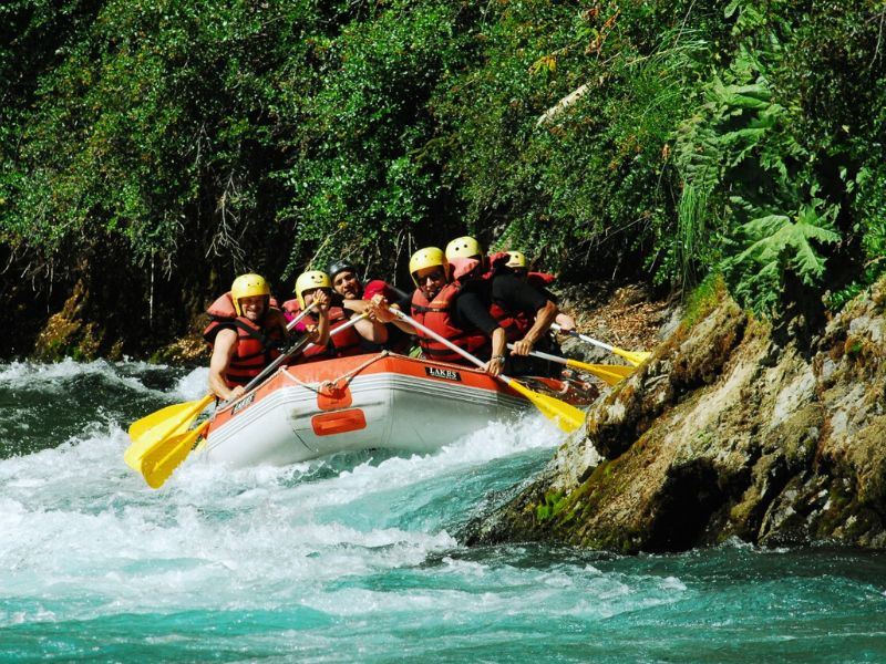Family Rafting On The Manso River foto 1