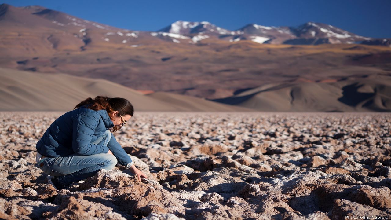 Antofalla Salt Flat In 4x4 foto 5