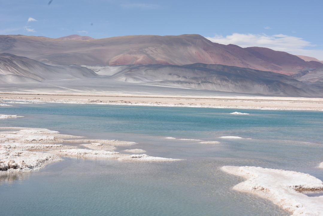 Antofalla Salt Flat In 4x4 foto 8