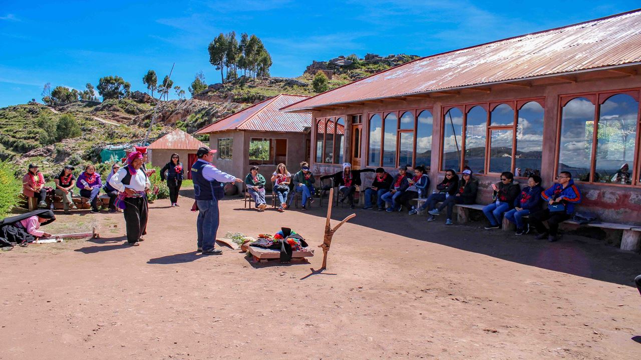 Tour Lake Titicaca - Uros, Amantani & Taquile foto 5