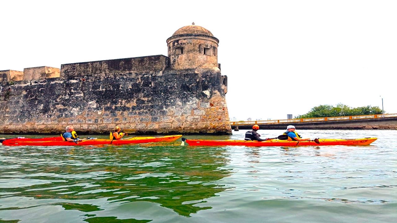 Visite De La Ville En Kayak foto 2