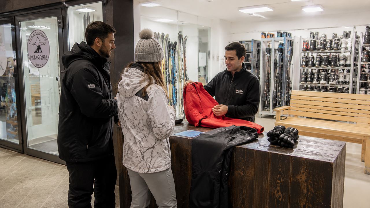 Snow Clothing Rental foto 2