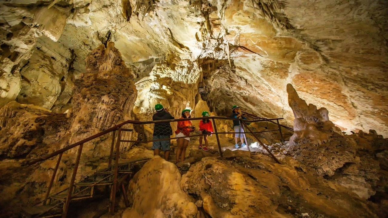 Grotte De Saint Michel foto 1