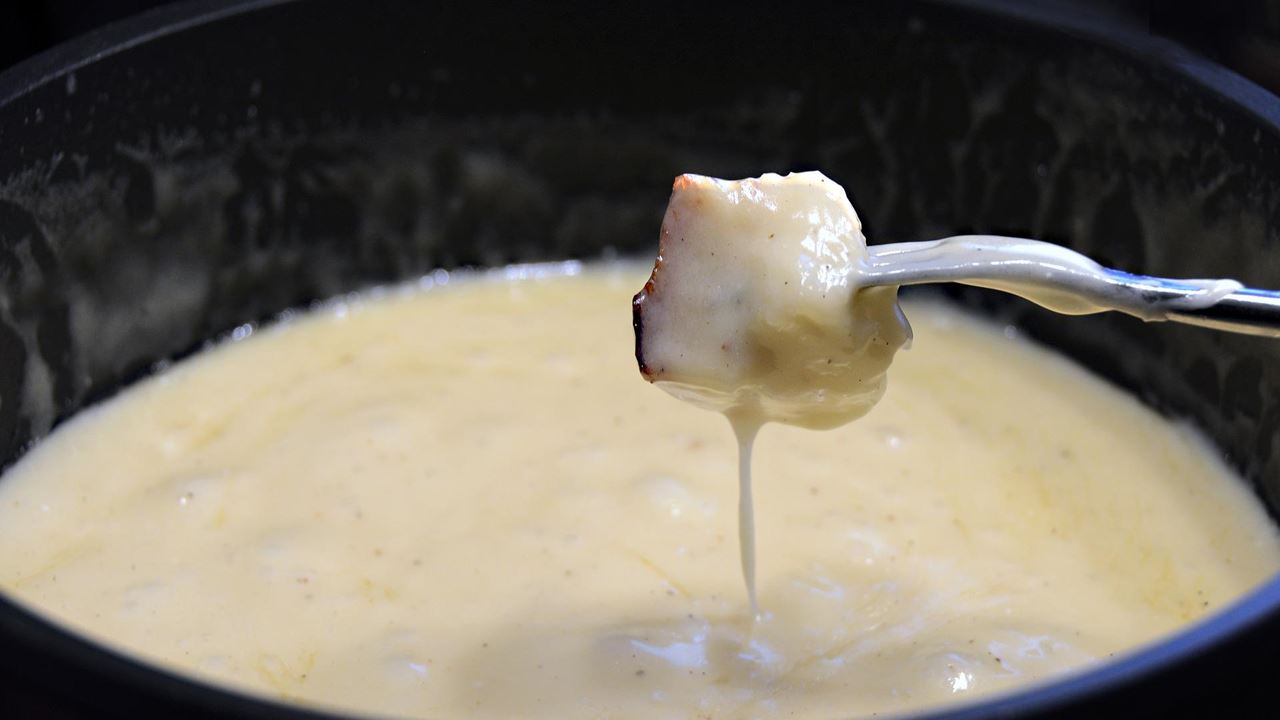 Schweizer Dinner-abend Mit Fondue-sequenz foto 2