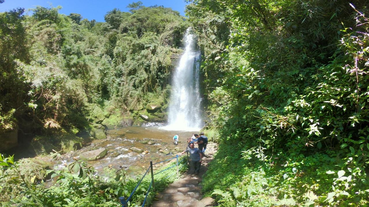 Guadalupe-hügel Und La Chorrera-wasserfall, Wandern Und Entspannung foto 1