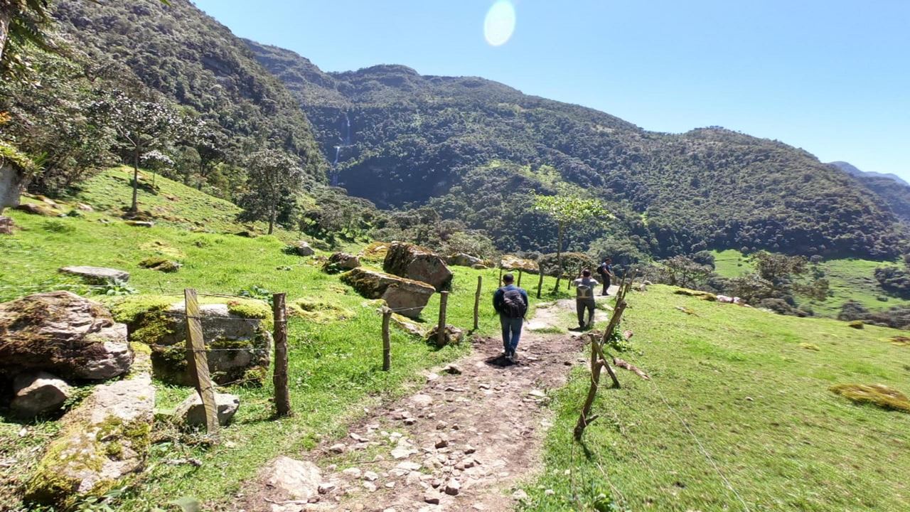 Guadalupe-hügel Und La Chorrera-wasserfall, Wandern Und Entspannung foto 4