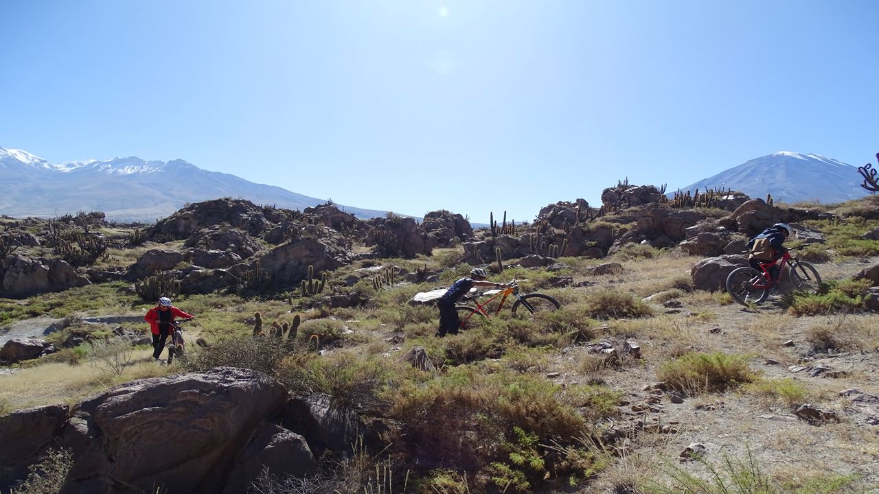 Radtour Durch Den Las Rocas Park Und Das Chilina Valley foto 3