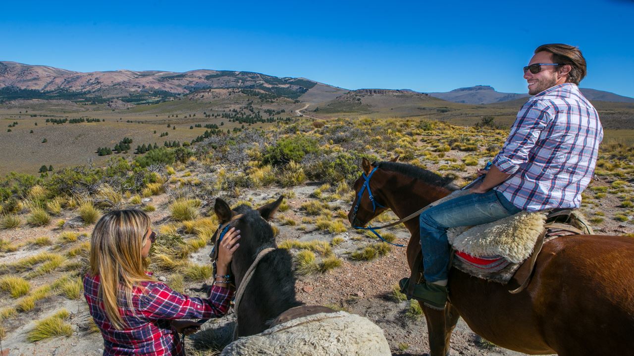 Promo: Small Circuit, Horseback Riding And Airport Transfers foto 9