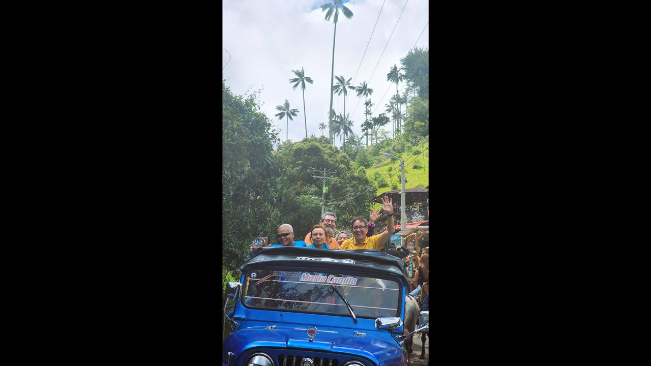Cocora Valley Express Em Um Jeep Willys foto 9