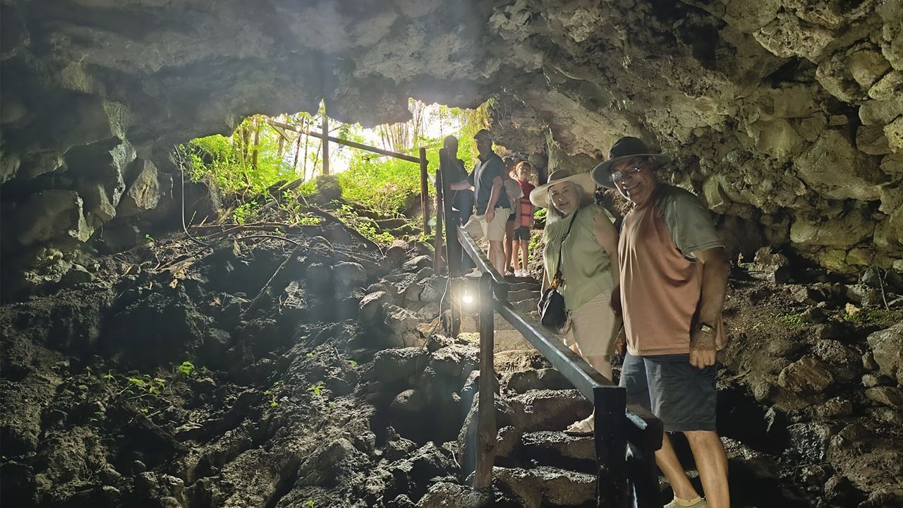 De Baltra À Puerto Ayora : Transfert Avec Turtle Ranch Et Lava Tunnels foto 8