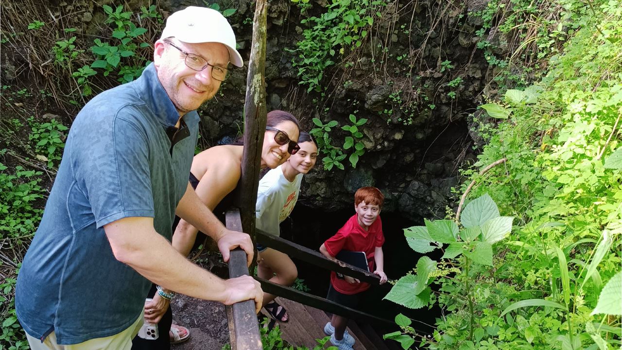 De Baltra À Puerto Ayora : Transfert Avec Turtle Ranch Et Lava Tunnels foto 5