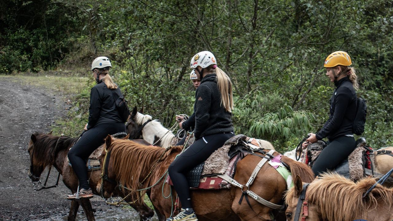 Cavalgada Sob O Tungurahua: Aventura Em Nahuazo foto 3