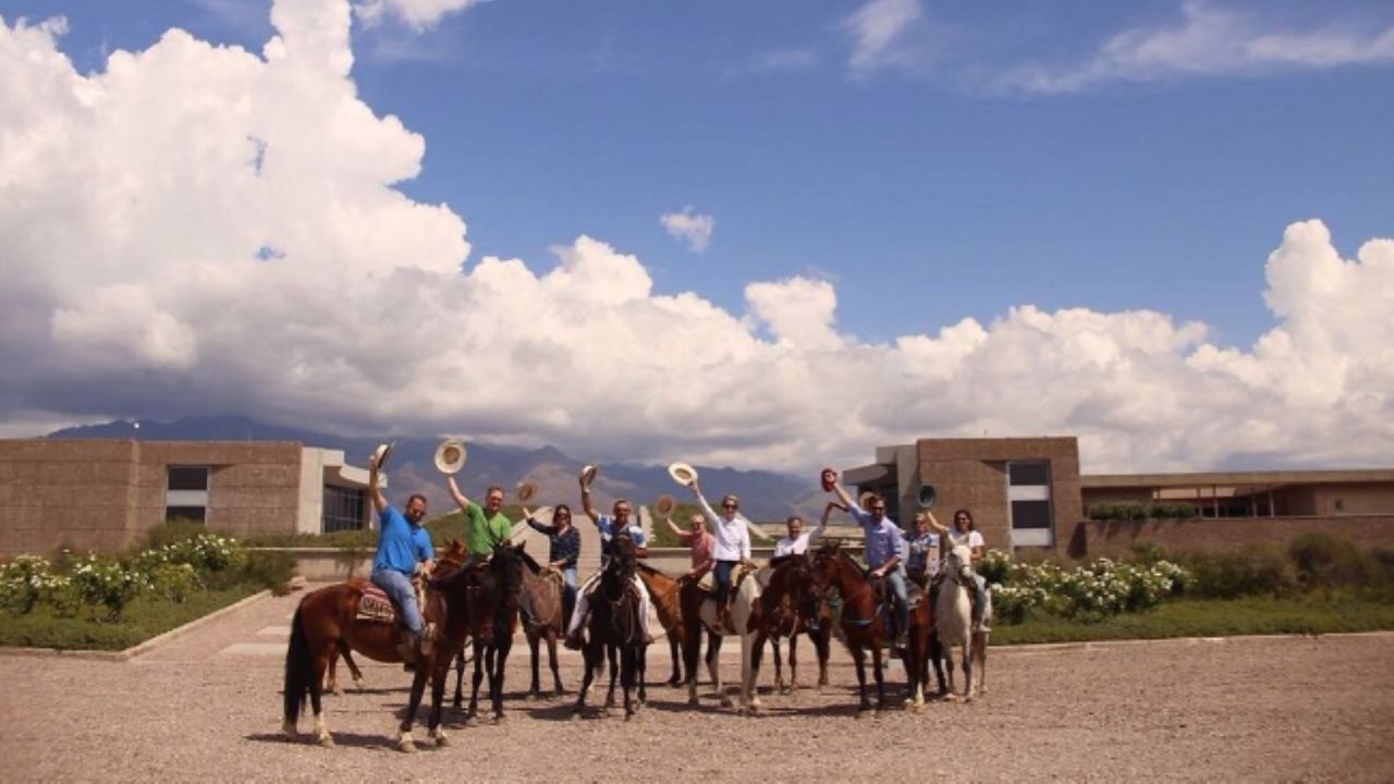 Premium Wine Tasting Tour At Bodega Diamandes (4)