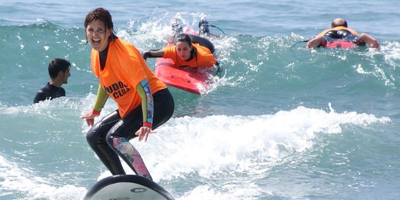 Passeios De Bicicleta E Aulas De Surf (2)