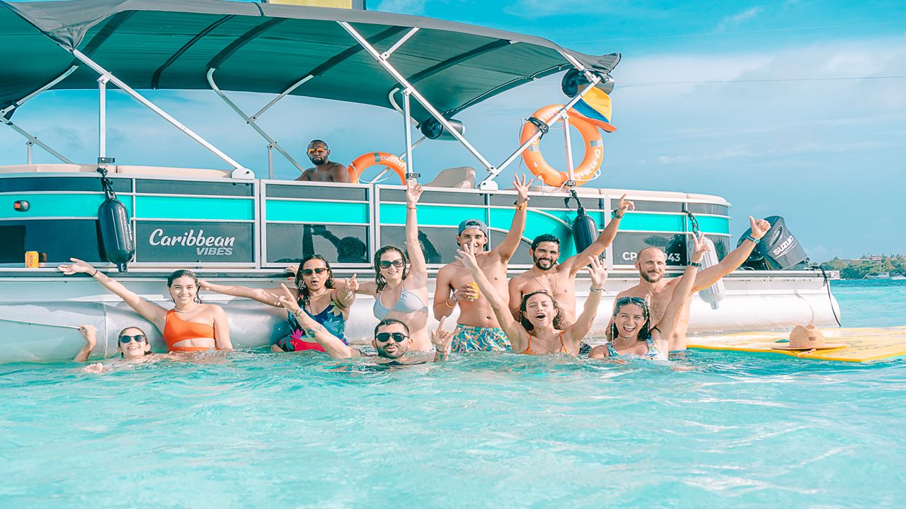 Passeio De Barco Tipo Pontoon Pelas Ilhas Com Mergulho Com Snorkel E Bebidas. foto 1