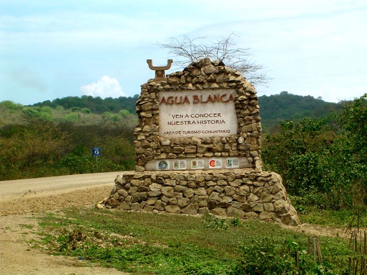Tour Visita Playa De Los Frailes Y Comunidad Agua Blanca foto 5