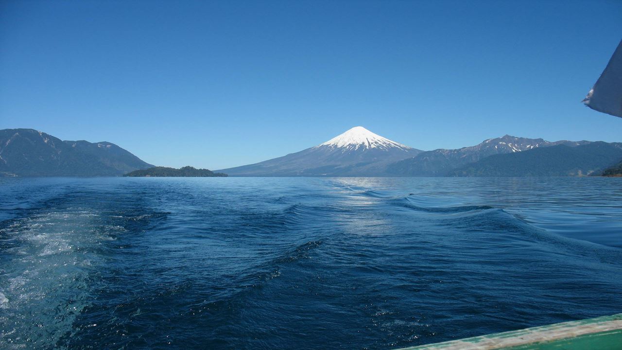 Travesia Esmeralda, Navega Hasta Peulla Por El Lago Todos Los Santos foto 6