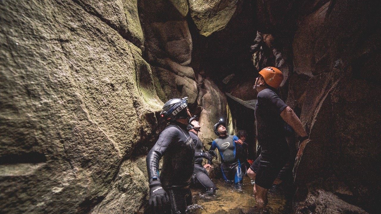 Underground Night Trekking foto 1