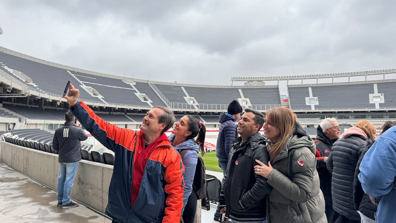 Visit Monumental And Bombonera Stadiums - River And Boca (0)